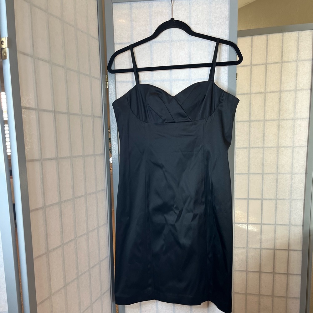 Donna Ricco little black dress with adjustable straps